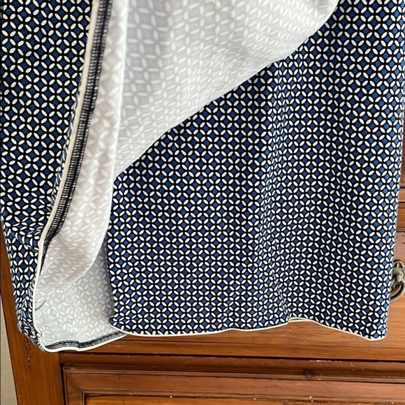 Blue and White Wrap Skort With Pocket for Casual Wear EUC - Picture 2 of 8